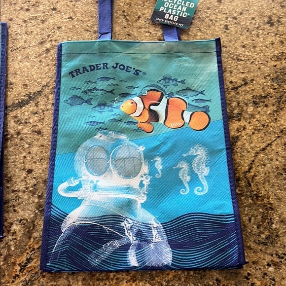 ♻️ 🛒 Eco Friendly Trader Joe's Reusable 100% Recycled Ocean Plastic Grocery Bag - Picture 2 of 6